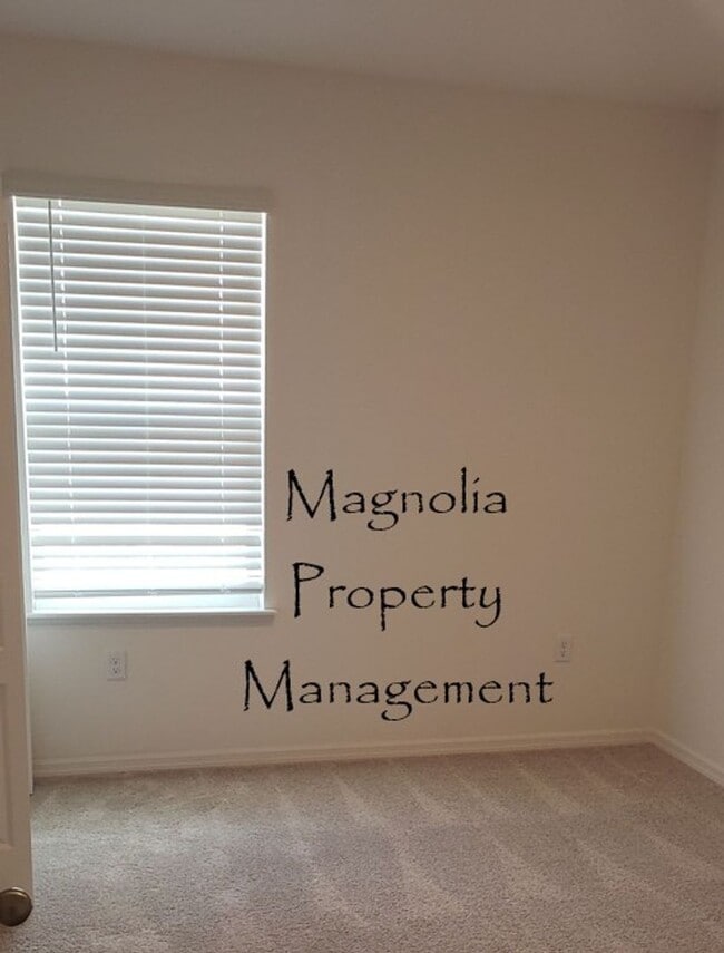 Building Photo - Dundee Station/Winter Haven_3 Bedroom 2 Bathroom