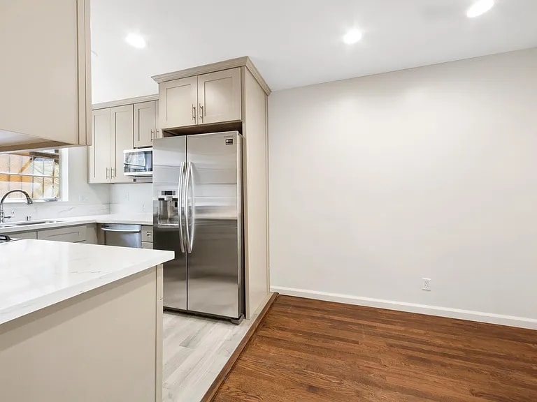 Building Photo - 1023 Hayworth Ave