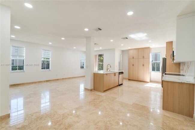 Building Photo - 7500 NW 107th Pl