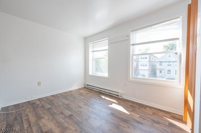 Building Photo - 394 S 8th St