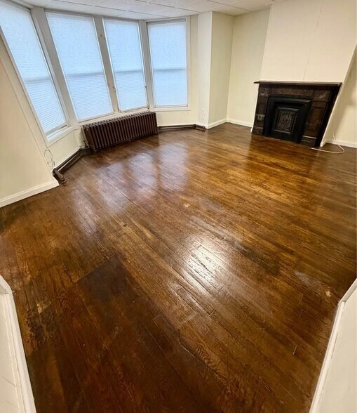 Building Photo - 324 Broadway