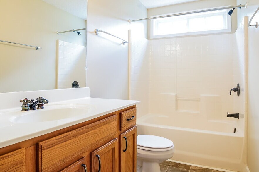 Building Photo - 5191 Memorial Ln SW