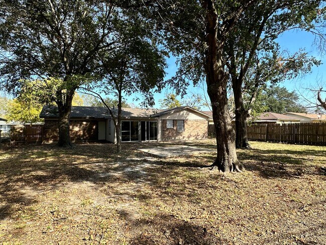 Building Photo - Conveniently located home in Greenville Texas!