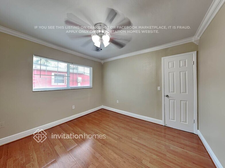 Building Photo - 7041 SW 27th St