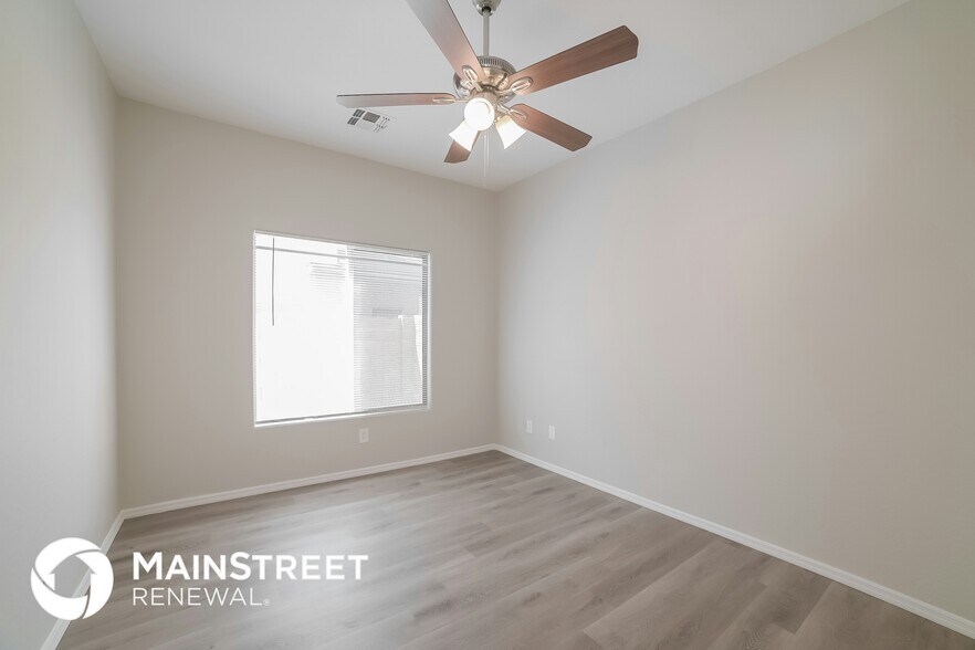 Building Photo - 11871 W Hadley St