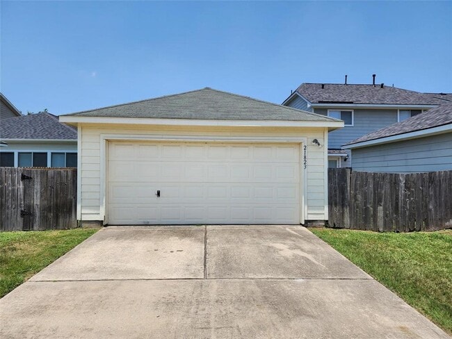 Building Photo - 21823 Grassy Hill Ln