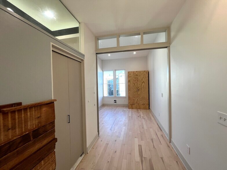 Building Photo - 2019 S Beechwood St
