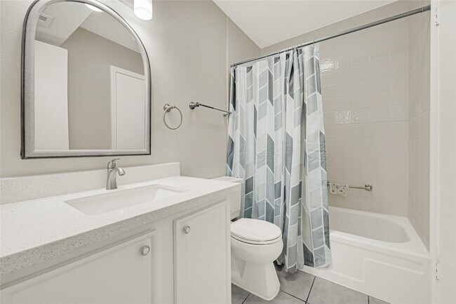 Building Photo - 11540 Chimney Rock Rd