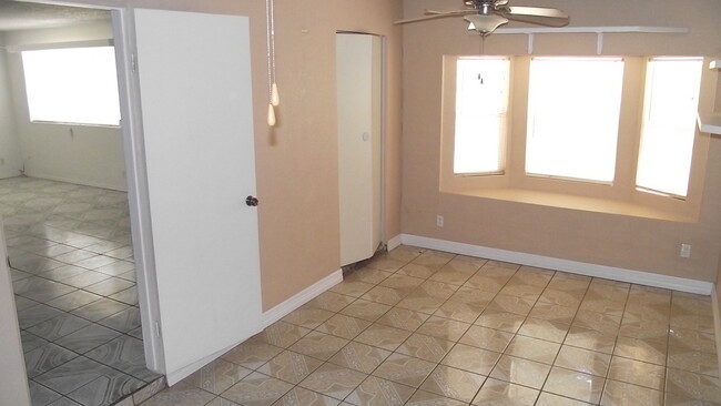 Building Photo - Northeast El Paso 3 Bed