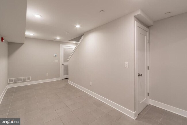 Building Photo - 1020 S 53rd St