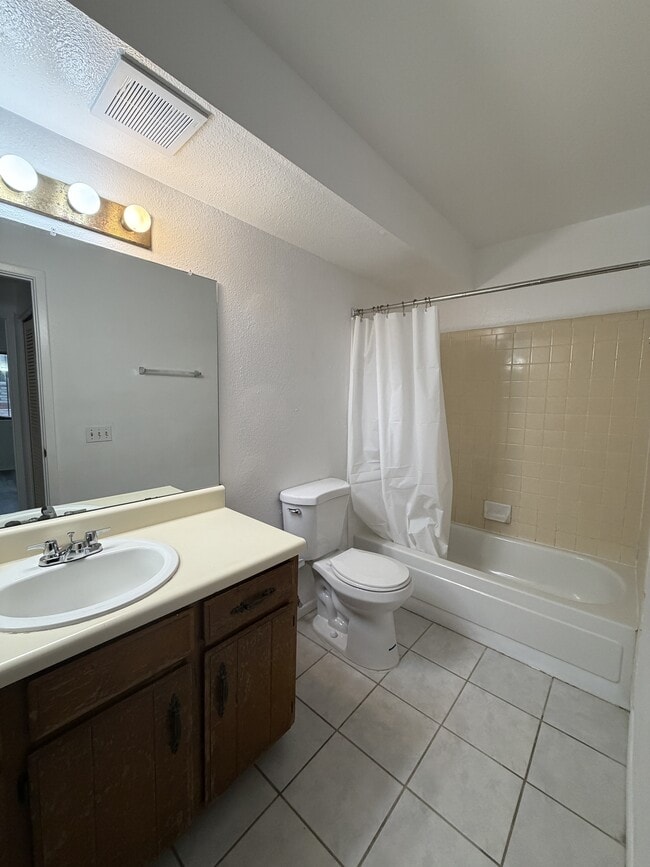 Building Photo - 6625 E Golf Links Rd