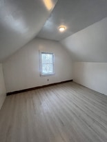 Building Photo - 12209 Corlett Ave