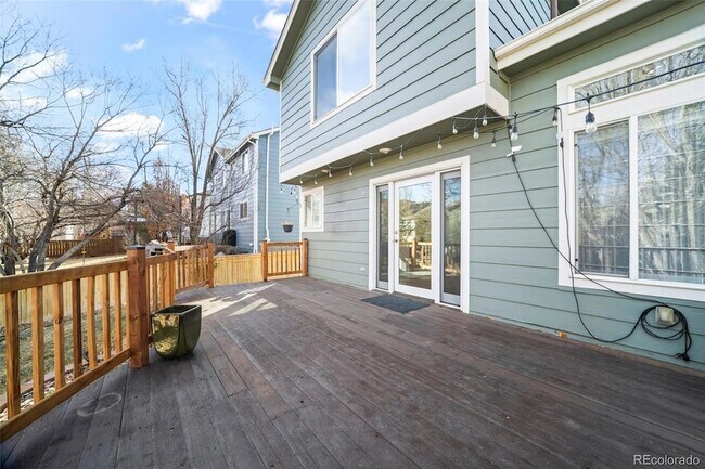 Building Photo - 421 W English Sparrow Dr