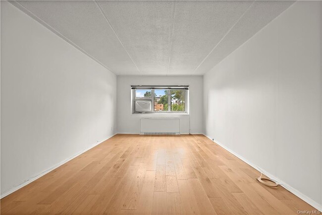Building Photo - 470 Halstead Ave