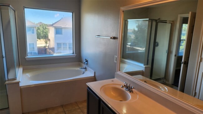 Building Photo - 11430 Hackmatack Way