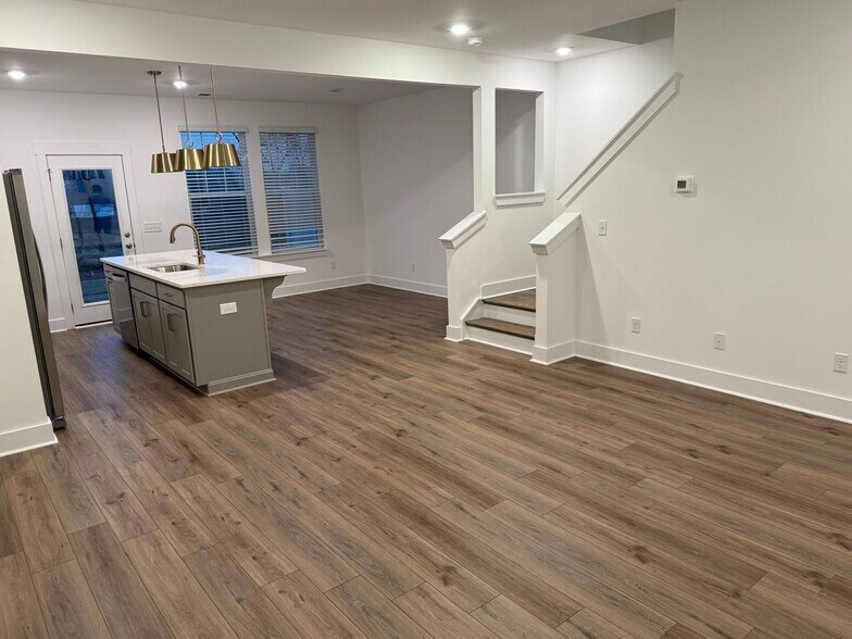 Building Photo - 514 W Norvell Ct