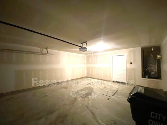 Building Photo - 10010 E 108th Pl N