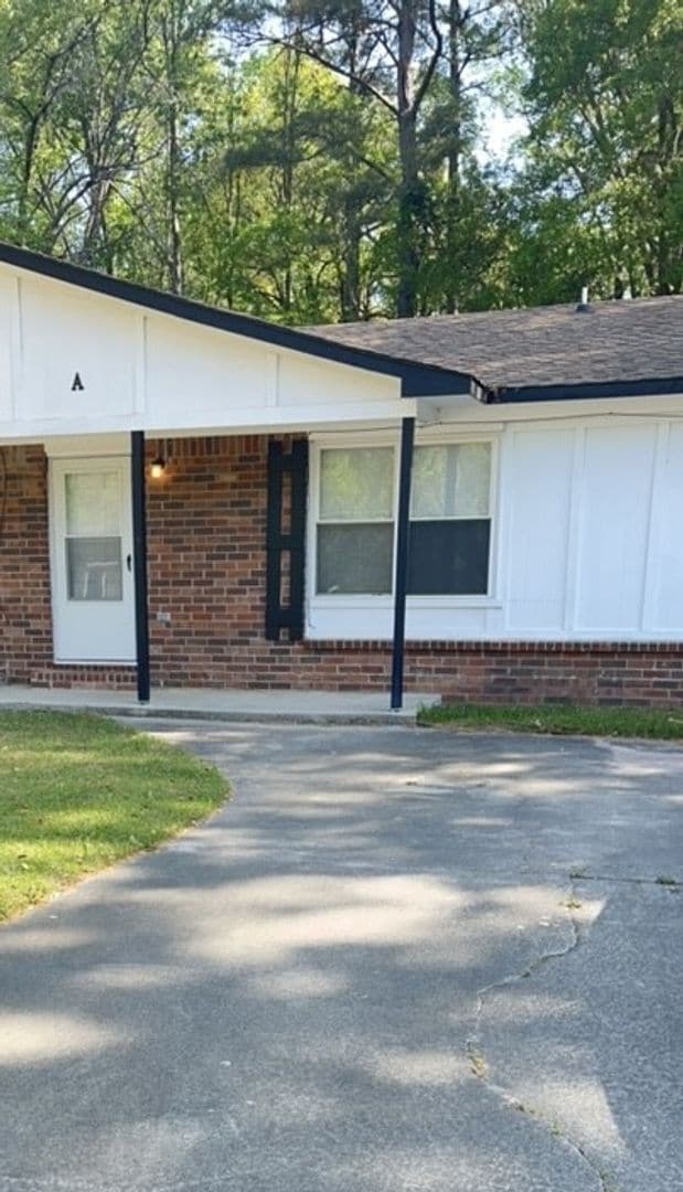 Building Photo - Great 2Br 1Ba Dorchester II School District