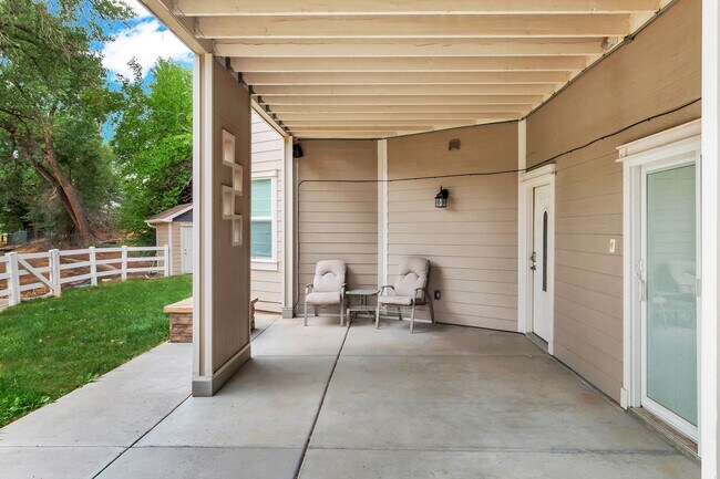 Building Photo - 2245 Idella Ct