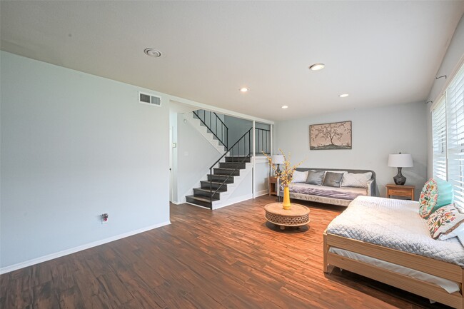 Building Photo - 10188 Beekman Pl Dr