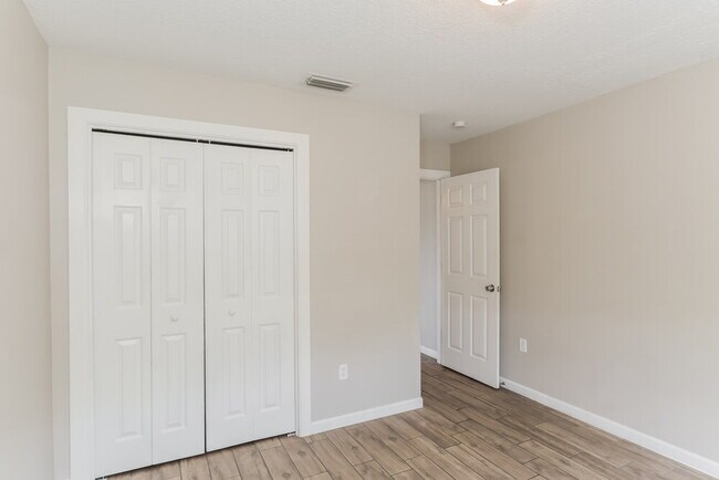 Building Photo - 22726 Sills Loop