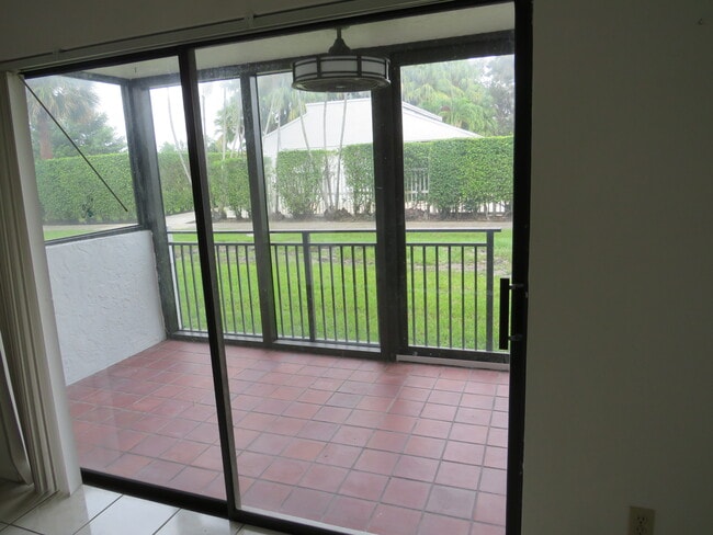 Building Photo - 16091 Blatt Blvd