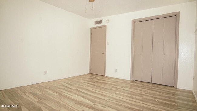Building Photo - 9304 Lait Dr