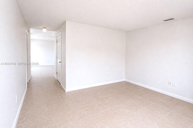 Building Photo - 6136 NW Gaylord Terrace