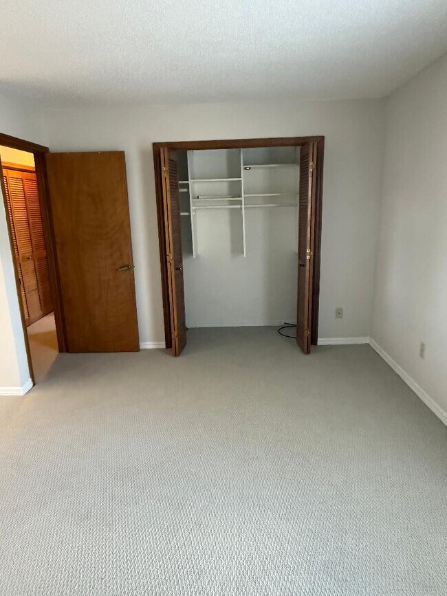 Building Photo - 13048 Village Chase Cir