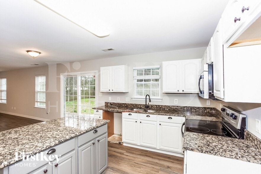 Building Photo - 130 Rusty Nail Dr