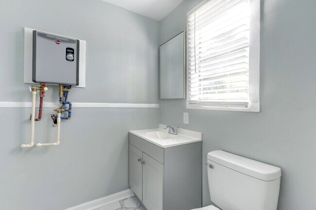 Building Photo - Gut Renovated - One Bedroom (2 blocks from...
