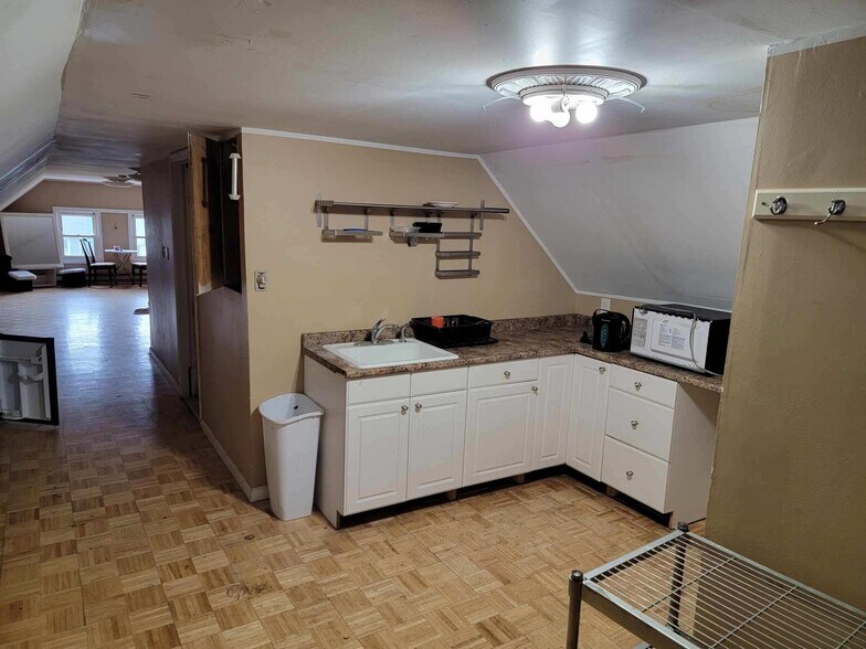 Primary Photo - 211 Ontario St