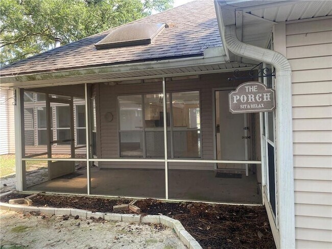 Building Photo - 1373 Fairfield Dr