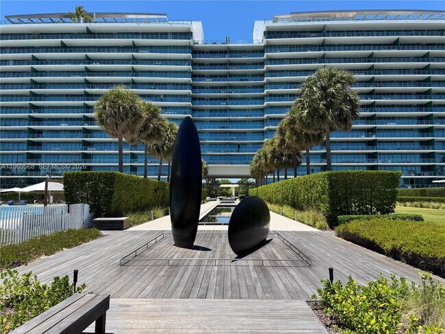 Building Photo - 350 Ocean Dr