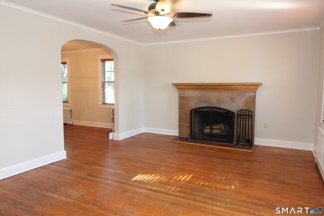 Building Photo - 53 Lilac Ave