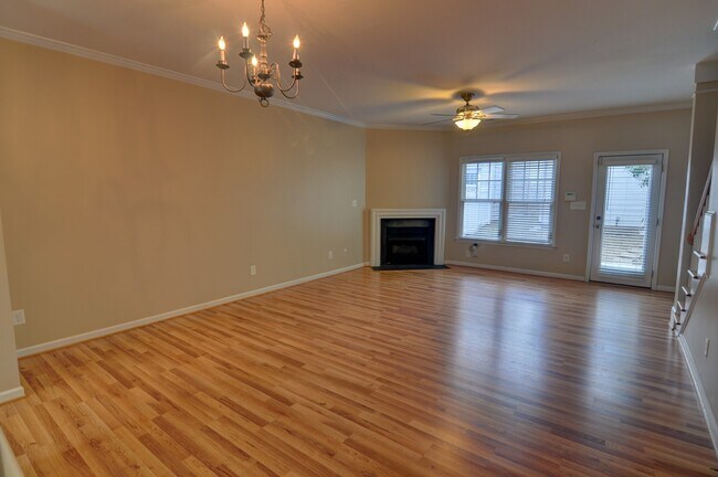 Building Photo - Light, Bright Governor's Village Townhome