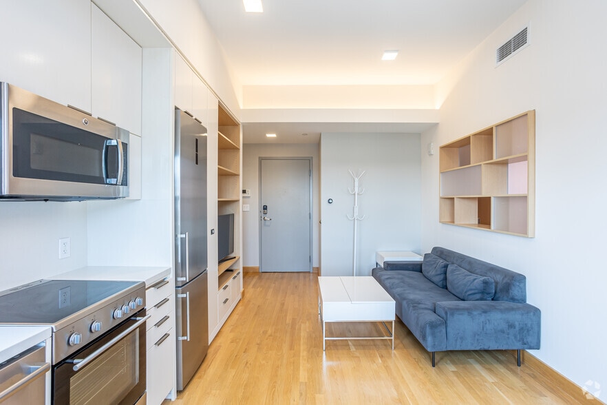 Primary Photo - 115 Mt Auburn (Fully Furnished)