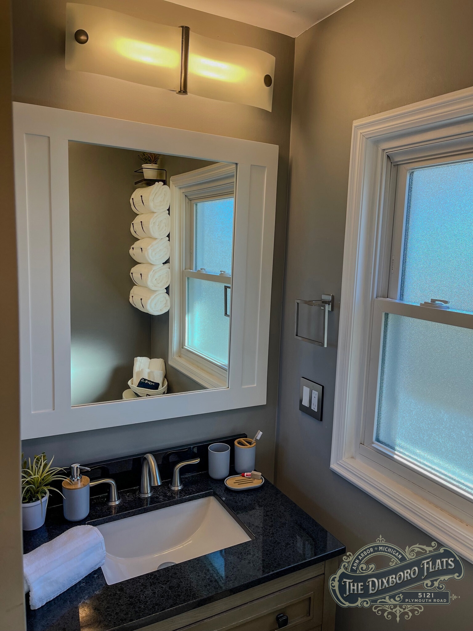 Building Photo - 5121 Plymouth Road