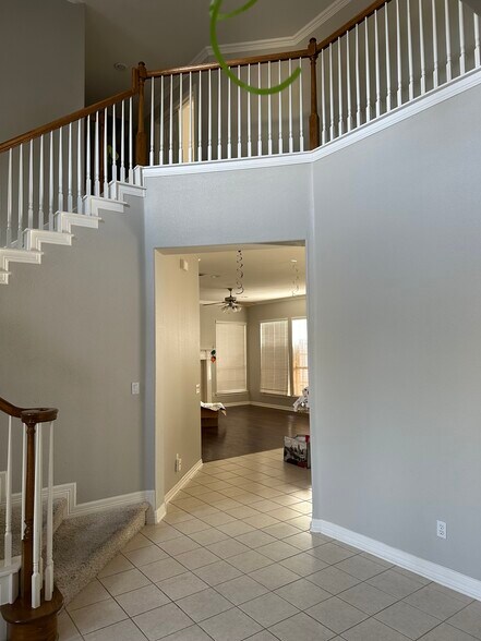 Building Photo - 10416 Canyon Vista Way