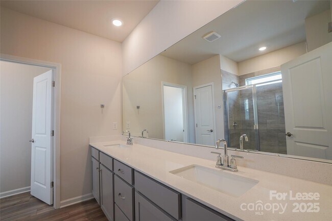 Building Photo - 1406 Caracara Ct