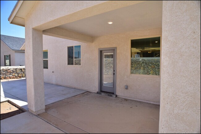 Building Photo - 10617 Hidden Palm Pl