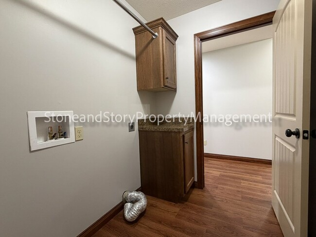 Building Photo - 3 bedroom 2 bath in Washburn Rural school district