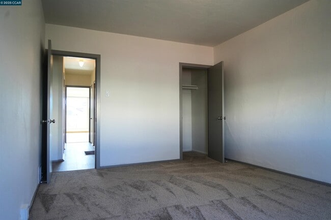 Building Photo - 158 W Moltke St