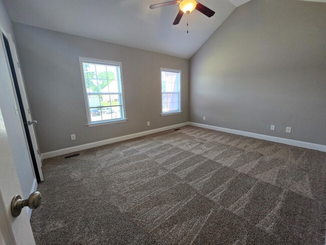 Building Photo - 719 Cobblestone Dr