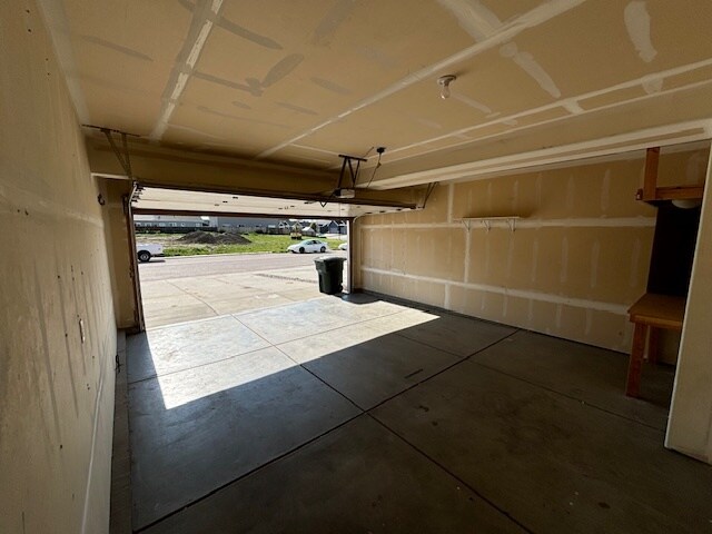 Building Photo - 3209 Decoy Ave