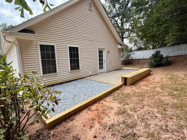 Building Photo - 121 Grand Oak Cir