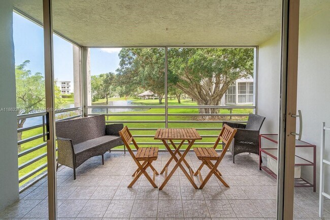 Building Photo - 9330 Lagoon Pl
