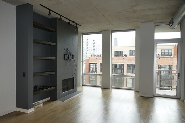 Building Photo - 720 N Larrabee St