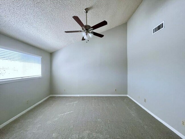 Building Photo - 9242 Westwood Village Dr