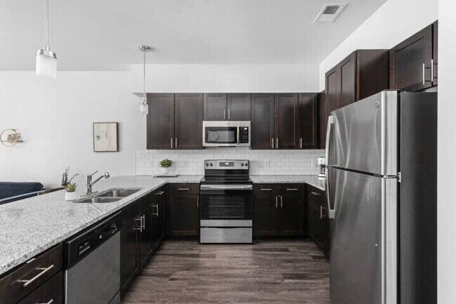 Building Photo - 8506 Westfield Blvd